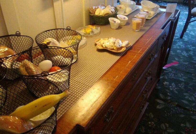 ホテル Carmel Green Lantern Inn