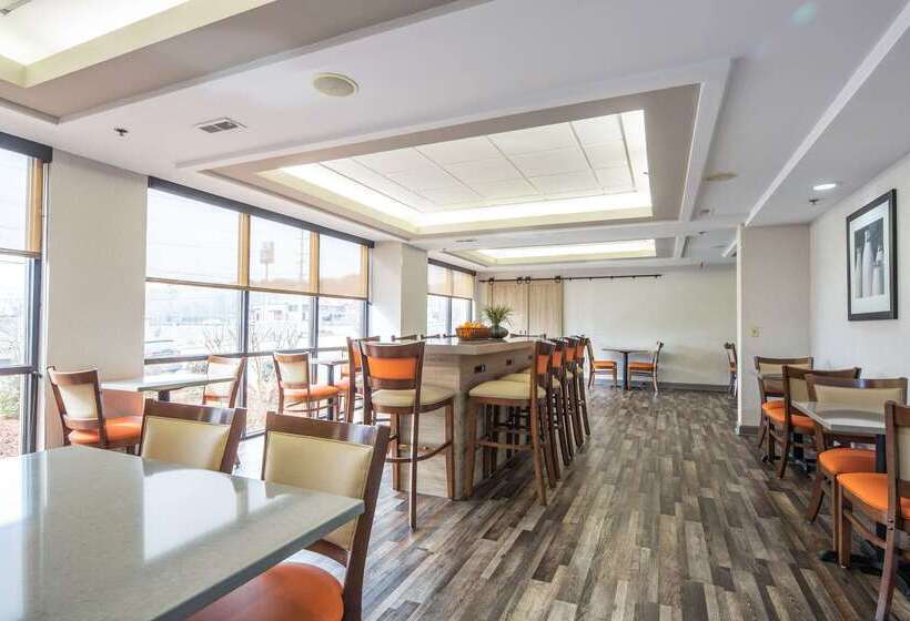 هتل Clarion Inn Near Lookout Mountain