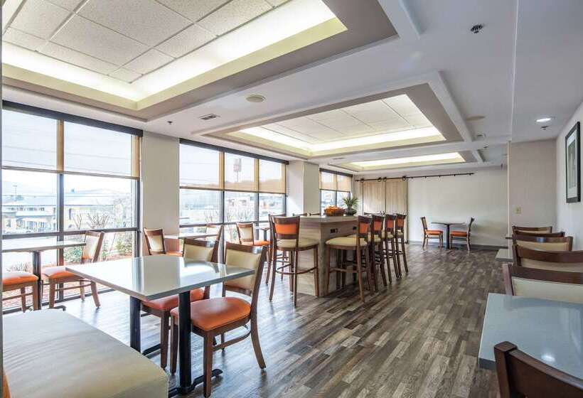 هتل Clarion Inn Near Lookout Mountain