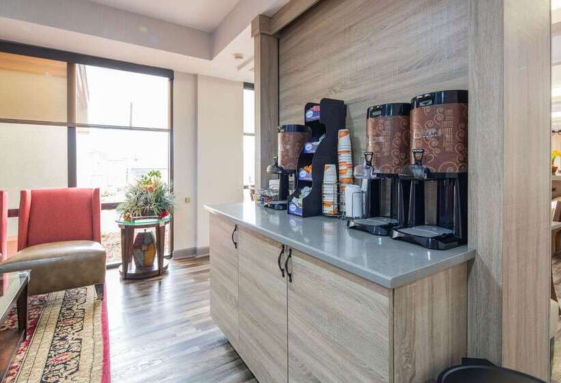 هتل Clarion Inn Near Lookout Mountain