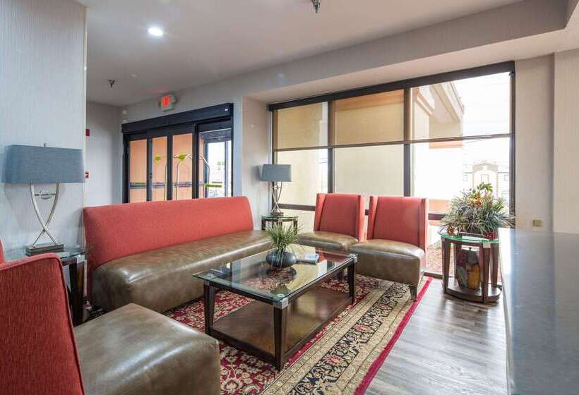 هتل Clarion Inn Near Lookout Mountain