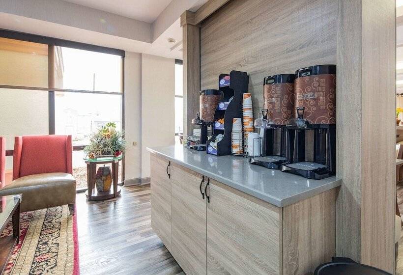 هتل Clarion Inn Near Lookout Mountain