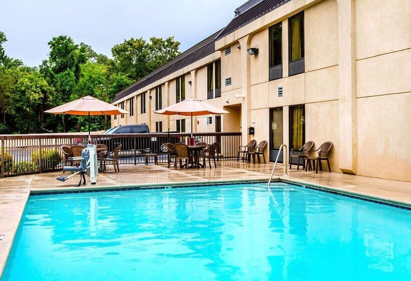 هتل Clarion Inn Near Lookout Mountain