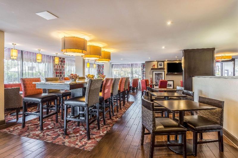 Отель Clarion Pointe Huntsville Research Park