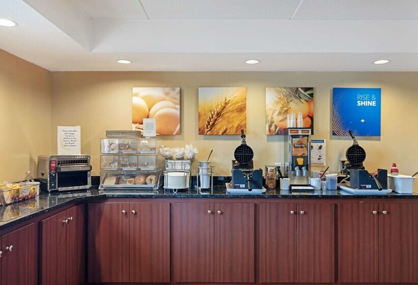 בית מלון כפרי Comfort Inn