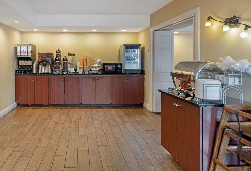 בית מלון כפרי Comfort Inn