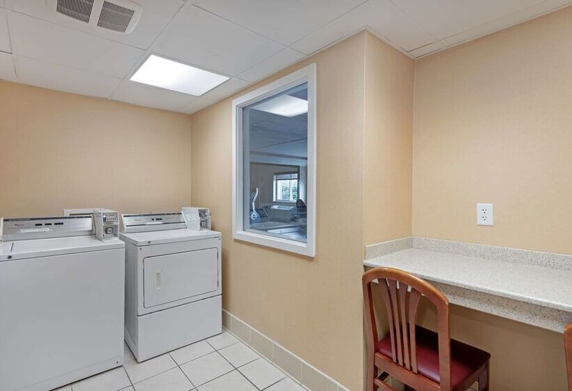 בית מלון כפרי Comfort Inn