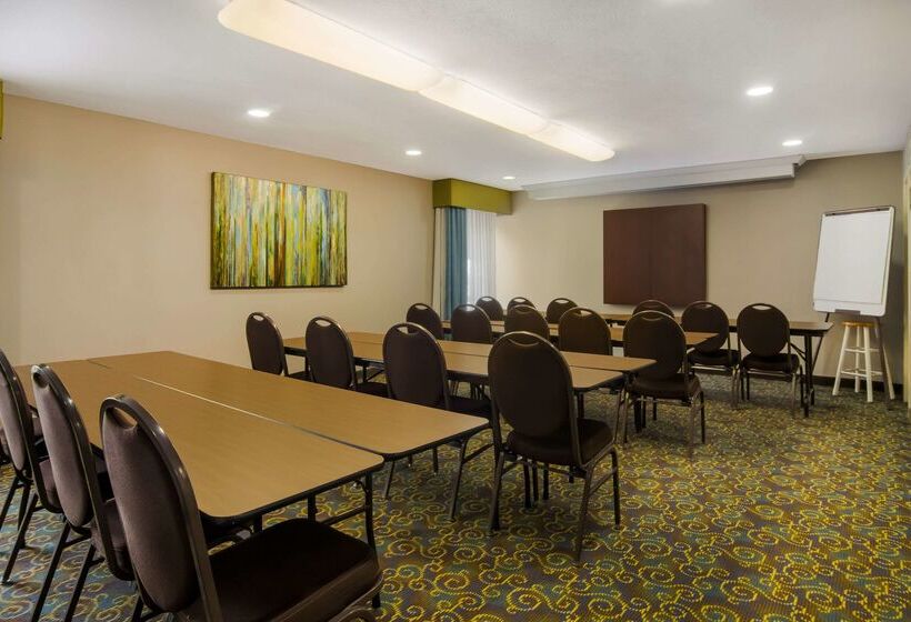 ホテル Comfort Inn