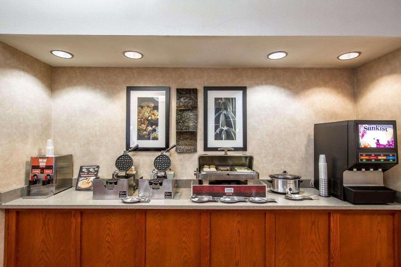 هتل Comfort Inn I 10 West At 51st Ave