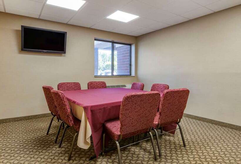 בית מלון כפרי Comfort Inn Near Greenfield Village