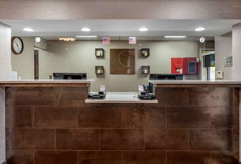 فندق Comfort Inn Near Greenfield Village