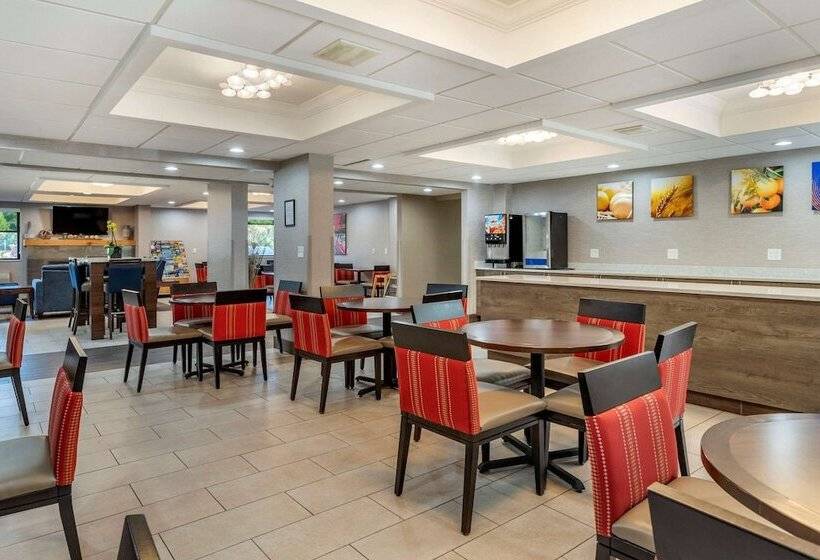 בית מלון כפרי Comfort Inn Near Greenfield Village