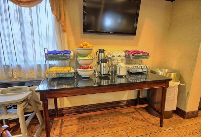 בית מלון כפרי Comfort Inn Near Greenfield Village