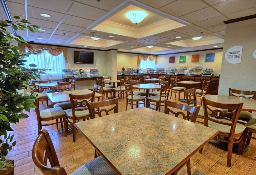 בית מלון כפרי Comfort Inn Near Greenfield Village