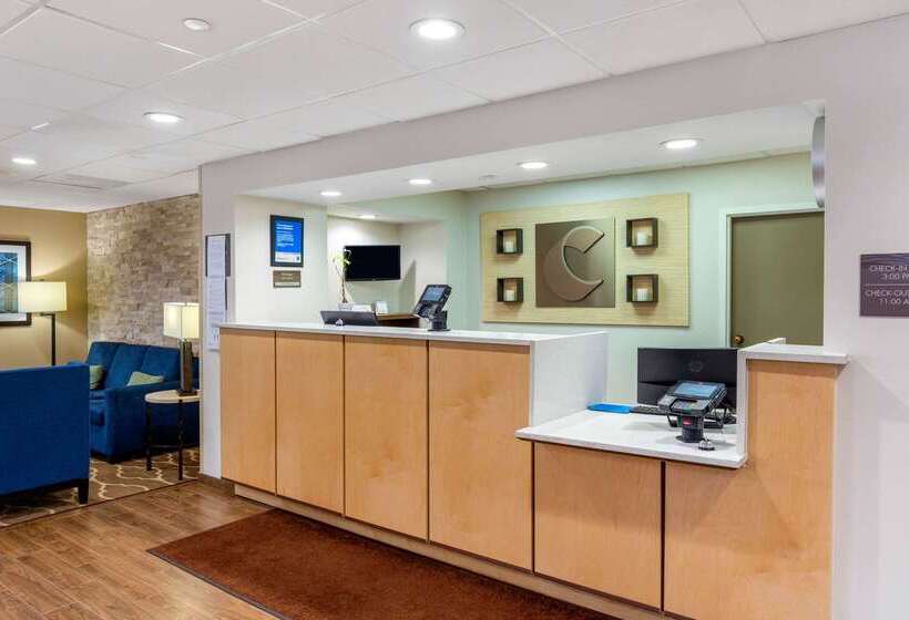 בית מלון כפרי Comfort Inn & Suites Durham Near Duke University