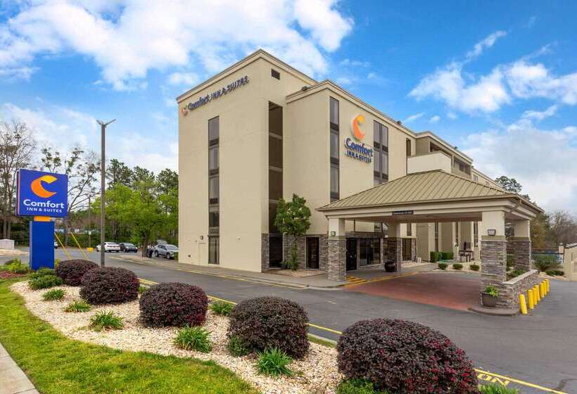 בית מלון כפרי Comfort Inn & Suites Durham Near Duke University