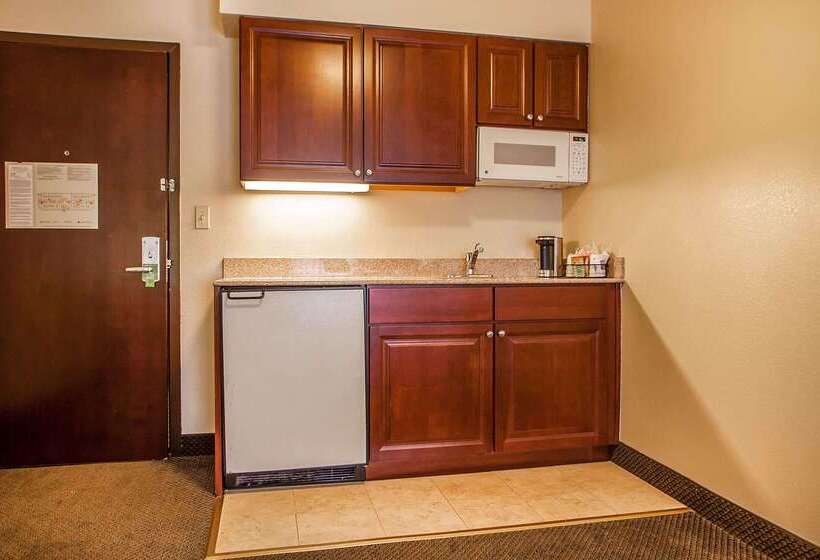 فندق Comfort Inn & Suites Somerset  New Brunswick