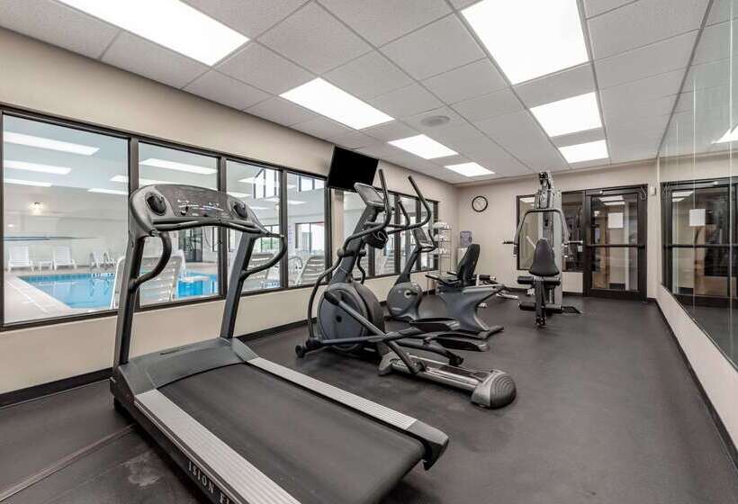 فندق Comfort Inn & Suites Warsaw Near Us30