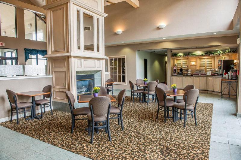 فندق Comfort Inn & Suites Warsaw Near Us30