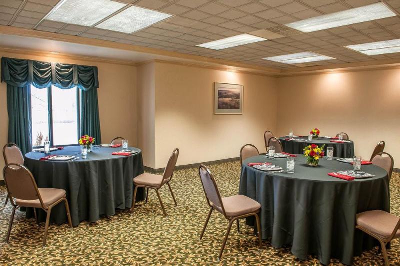 فندق Comfort Inn & Suites Warsaw Near Us30