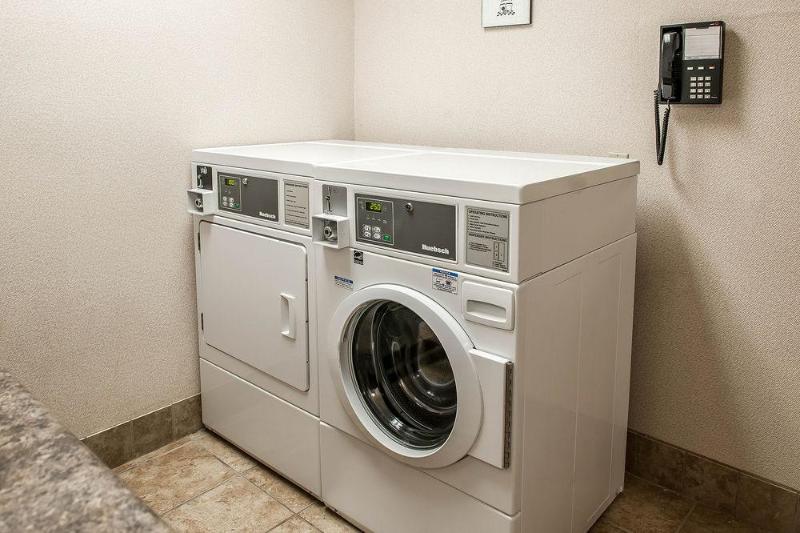 فندق Comfort Inn & Suites Warsaw Near Us30