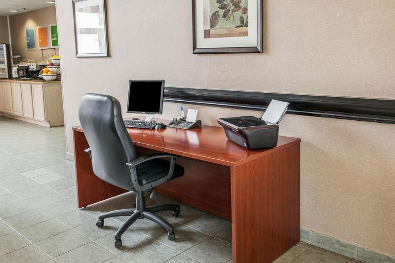 فندق Comfort Inn & Suites Warsaw Near Us30