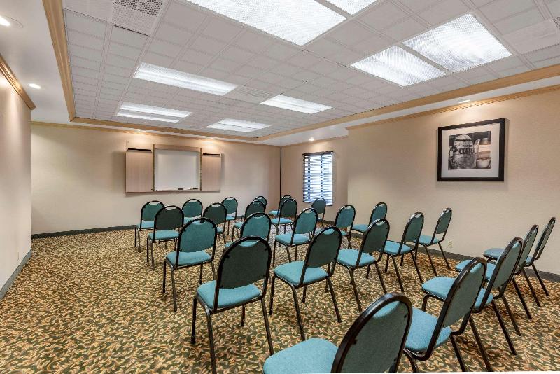 فندق Comfort Inn & Suites Warsaw Near Us30