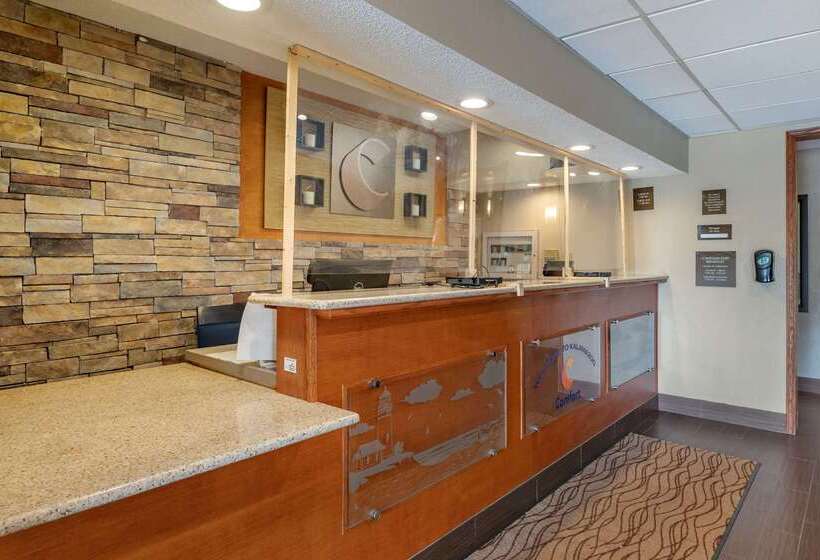 호텔 Comfort Inn Wings Stadium