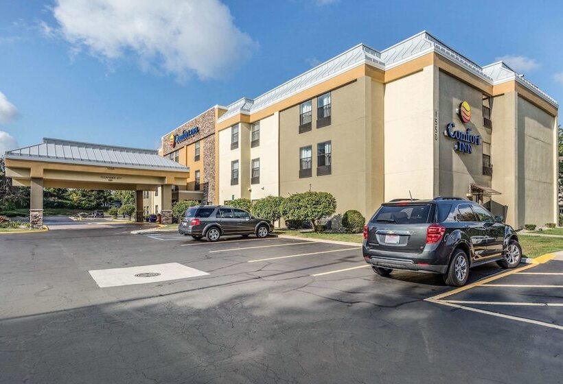 호텔 Comfort Inn Wings Stadium