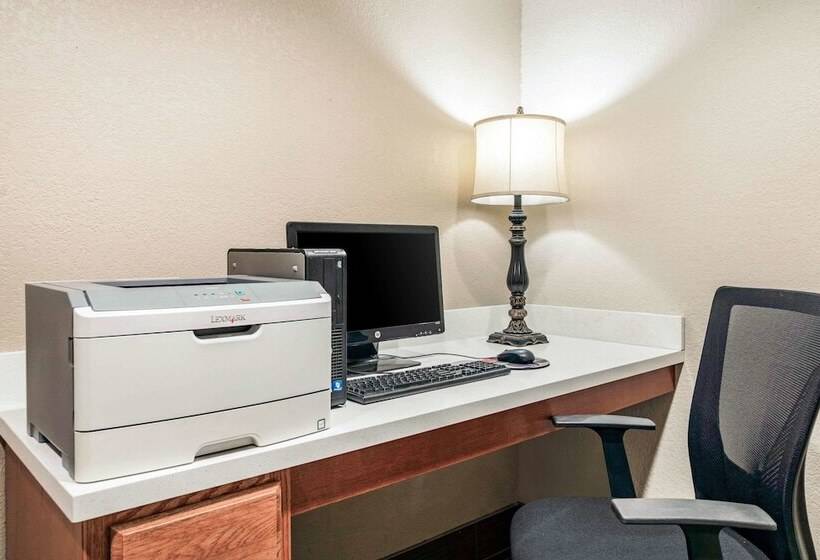 호텔 Comfort Inn Wings Stadium