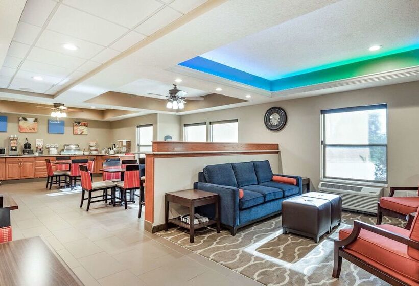 호텔 Comfort Inn Wings Stadium