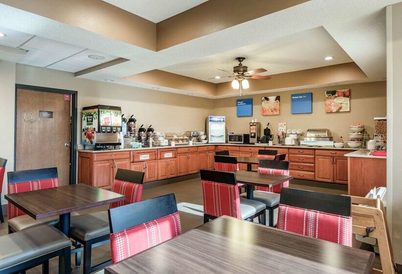 호텔 Comfort Inn Wings Stadium