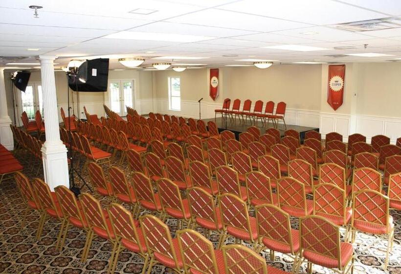 Cooper Hotel Conference Center & Spa