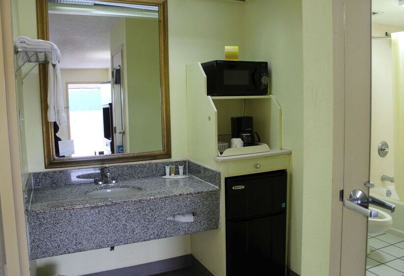 فندق Days Inn By Wyndham Marianna