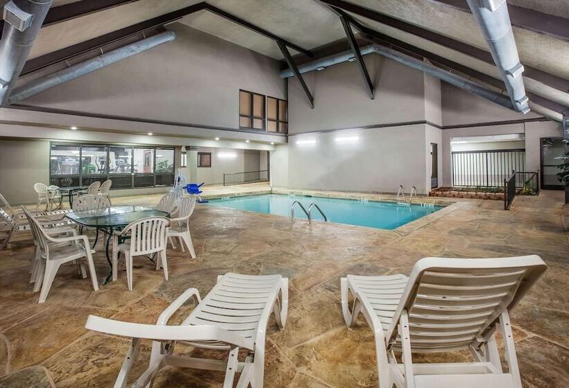 Hotel Days Inn & Suites By Wyndham Tyler