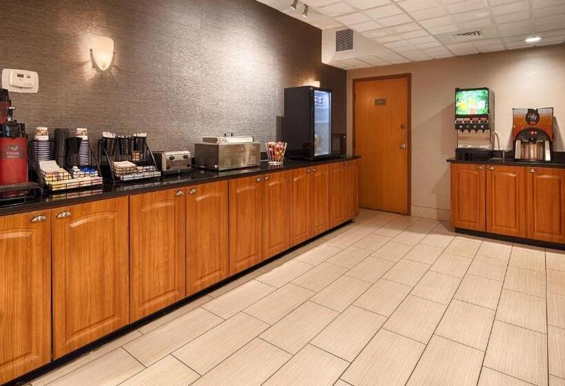 فندق Days Inn By Wyndham Englewood Dayton Airport