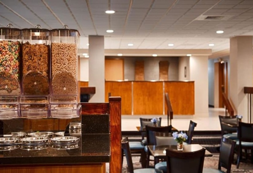 فندق Days Inn By Wyndham Englewood Dayton Airport