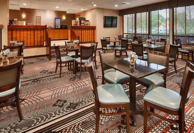 فندق Days Inn By Wyndham Englewood Dayton Airport