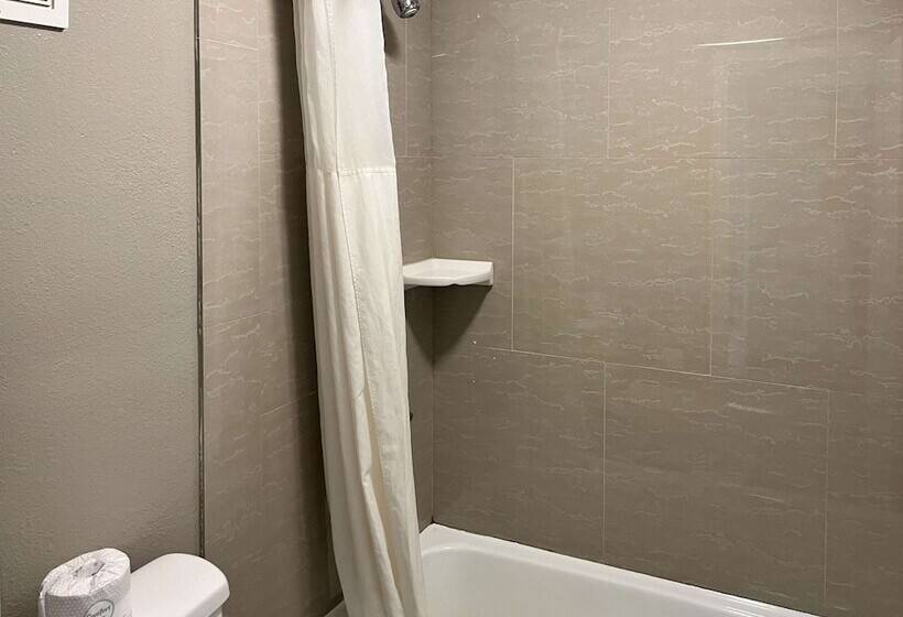 Motel 6 Montgomery, Al   Eastern Blvd