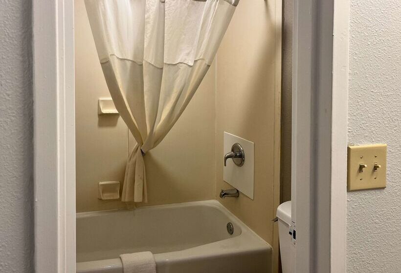 Motel 6 Montgomery, Al   Eastern Blvd