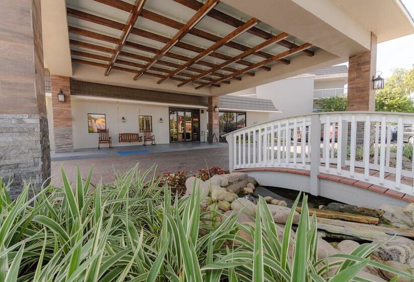 فندق Equus Inn I75