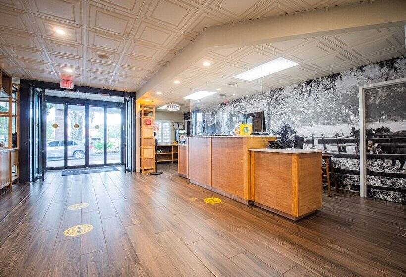 فندق Equus Inn I75