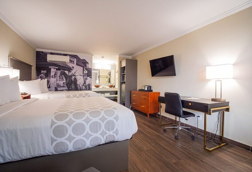 فندق Equus Inn I75