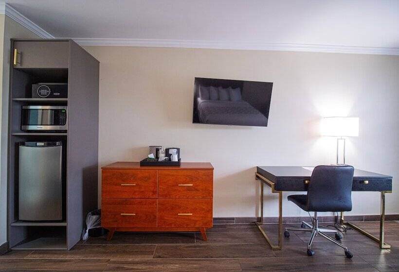 فندق Equus Inn I75