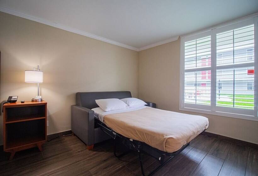 فندق Equus Inn I75