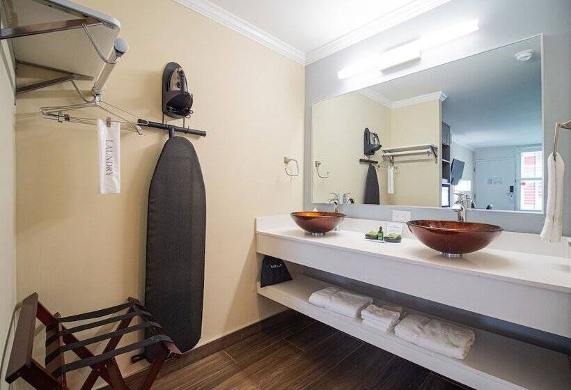 فندق Equus Inn I75