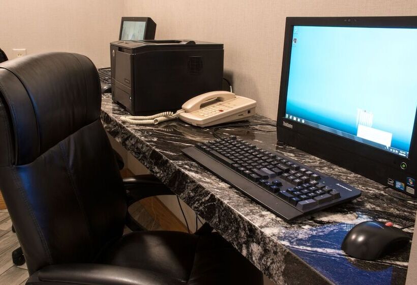 Greenstay Hotel & Suites Central