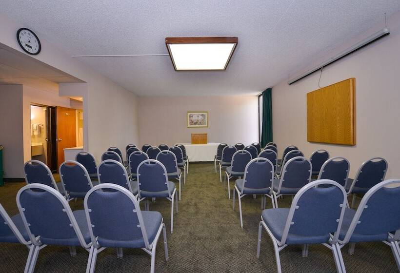 Greenstay Hotel & Suites Central