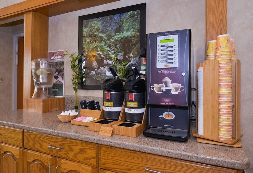 Greenstay Hotel & Suites Central