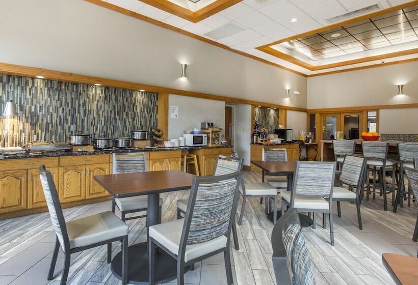 Greenstay Hotel & Suites Central